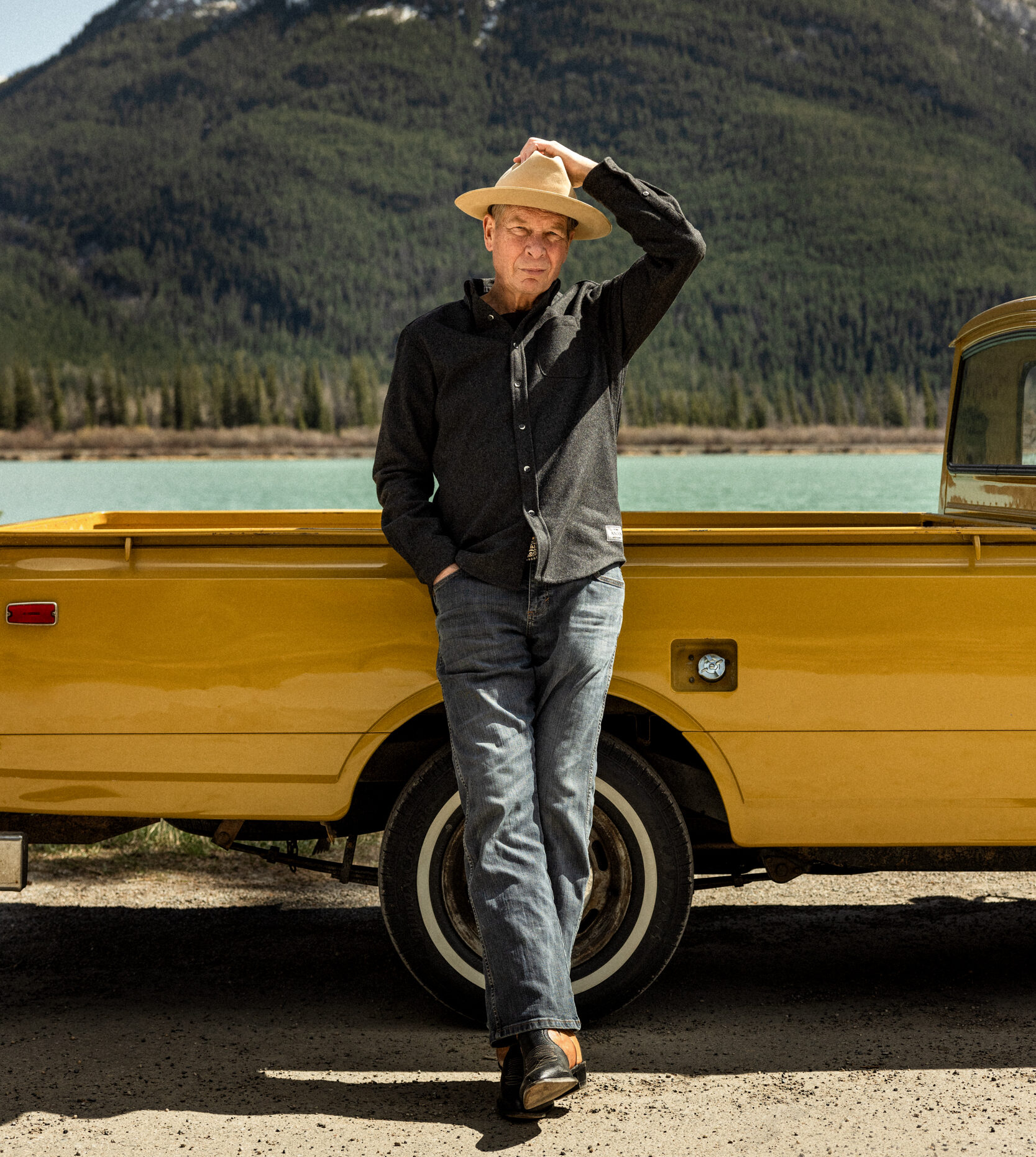 941 ANIAN Driving 0242 WEB aspect ratio 306 342